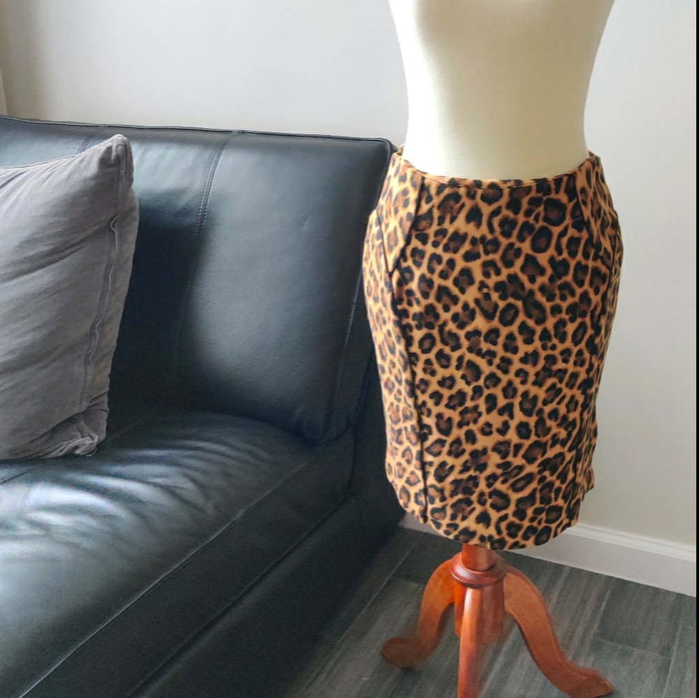 Leopard print pencil skirt